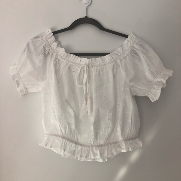 White lace crop top! - Picture 1 of 4
